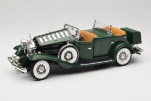Cadillac Sport Phaeton Roheline Anson 1:18 30383 Metall - pilt 2/9