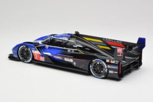Cadillac V-Series.R LMDh #2 E. Bamber / A. Lynn / R. Westbrook Chip Ganassi Racing 24 Hours of Le Mans 2023 TopSpeed 1:18 TS0 - pilt 4/5