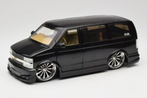 Chevrolet Astro Van Tuned Must Jada 1:18 63122 Metall