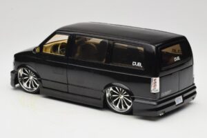 Chevrolet Astro Van Tuned Must Jada 1:18 63122 Metall - pilt 7/8