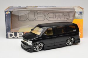 Chevrolet Astro Van Tuned Must Jada 1:18 63122 Metall - pilt 8/8