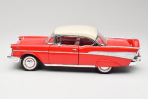 Chevrolet Bel Air Matador Punane & India Elevandiluuvärv Road Legends 1:18 92109 Metall - pilt 4/8
