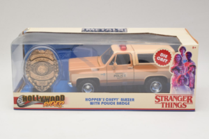 Chevrolet Blazer K5 Politsei Stranger Things Metals Diecast 1:24 31111-24 Metall