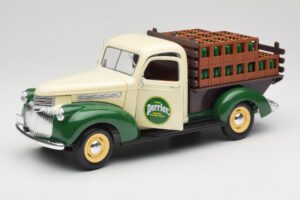 Chevrolet Brasseur Perrier Delivery Van Roheline Solido 1:18 203243 Metall - pilt 2/8