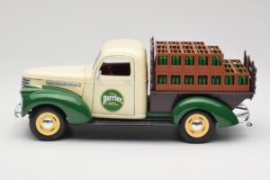 Chevrolet Brasseur Perrier Delivery Van Roheline Solido 1:18 203243 Metall - pilt 4/8