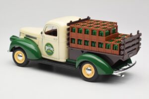 Chevrolet Brasseur Perrier Delivery Van Roheline Solido 1:18 203243 Metall - pilt 7/8