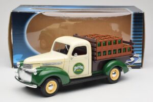 Chevrolet Brasseur Perrier Delivery Van Roheline Solido 1:18 203243 Metall - pilt 8/8