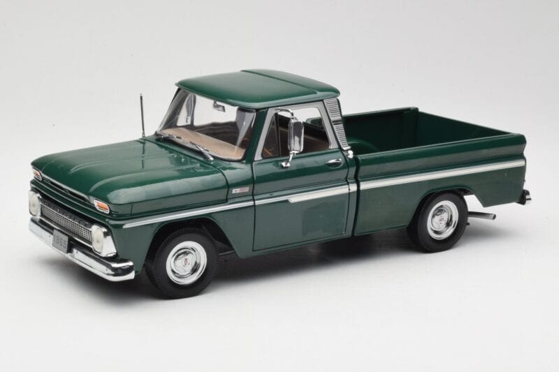 Chevrolet C-10 Roheline Sun Star 1:18 1360 Metall