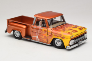 Chevrolet C-10 Stepside Pickup Lowrider Oranž Leegimustriga Sun Star 1:18 1392 Metall - pilt 4/6