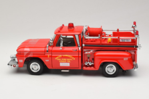 Chevrolet C-20 Fire Truck Sun Star 1:18 1383 Metall - pilt 3/6