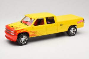 Chevrolet C2500 Silverado Pussy Wagon From Kill Bill Kollane GreenLight 1:18 19015 Metall