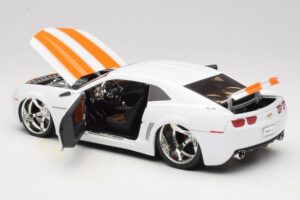 Chevrolet Camaro Concept Tuned Valge Jada 1:18 63014 Metall - pilt 5/8