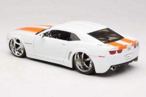 Chevrolet Camaro Concept Tuned Valge Jada 1:18 63014 Metall - pilt 7/8
