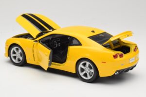 Chevrolet Camaro SS RS Kollane Maisto 1:18 31173 Metall - pilt 5/8