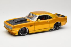 Chevrolet Camaro Z/28 Kuldne Maisto 1:18 31066 Metall