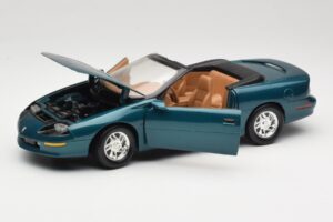 Chevrolet Camaro Z28 Kabriolett Roheline American Muscle 1:18 7231D0 Metall - pilt 2/8