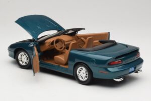 Chevrolet Camaro Z28 Kabriolett Roheline American Muscle 1:18 7231D0 Metall - pilt 5/8