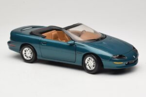 Chevrolet Camaro Z28 Kabriolett Roheline American Muscle 1:18 7231D0 Metall - pilt 6/8
