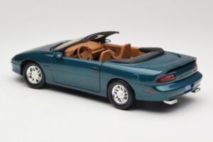 Chevrolet Camaro Z28 Kabriolett Roheline American Muscle 1:18 7231D0 Metall - pilt 7/8