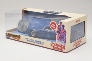Chevrolet Camaro Z28 Stranger Things With Collectible Coin Metals Diecast 1:24 31110 Metall - pilt 3/3