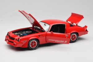 Chevrolet Camaro Z28 Yenko Turbo Z Punane GreenLight 1:18 12999 Metall - pilt 2/8