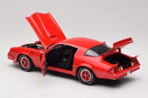 Chevrolet Camaro Z28 Yenko Turbo Z Punane GreenLight 1:18 12999 Metall - pilt 5/8