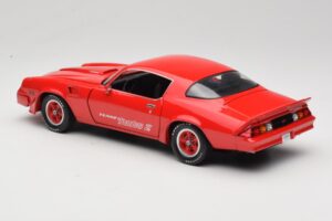 Chevrolet Camaro Z28 Yenko Turbo Z Punane GreenLight 1:18 12999 Metall - pilt 7/8
