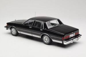 Chevrolet Caprice Must MCG 1:18 MCG18113 Metall - pilt 5/6