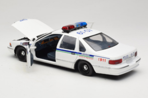 Chevrolet Caprice Kanada Politsei UT Models 1:18 21023 Metall - pilt 5/8