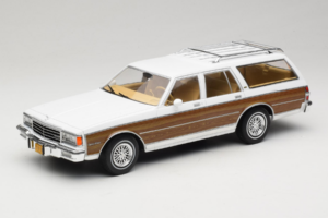 Chevrolet Caprice Estate Wagon Valge MCG 1:18 MCG18475 Metall