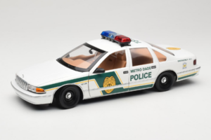 Chevrolet Caprice Metro Dade Politsei UT Models 1:18 21024 Metall