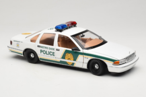 Chevrolet Caprice Metro Dade Politsei UT Models 1:18 21024 Metall - pilt 6/8
