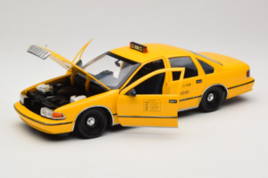 Chevrolet Caprice NYC Takso UT Models 1:18 180142095 Metall - pilt 2/8