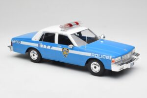 Chevrolet Caprice NYPD Politseimasin MCG 1:18 MCG18360 Metall - pilt 4/6