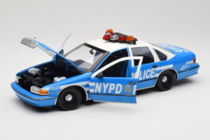 Chevrolet Caprice New York Politsei UT Models 1:18 180142097 Metall - pilt 2/8