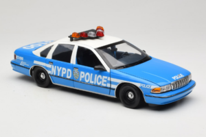 Chevrolet Caprice New York Politsei UT Models 1:18 180142097 Metall - pilt 6/8