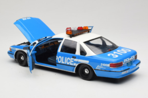 Chevrolet Caprice New York Politsei UT Models 1:18 180142097 Metall - pilt 7/8