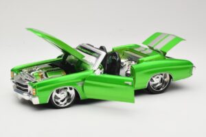 Chevrolet Chevelle SS Kabriolett Roheline Maisto 1:18 31099 Metall - pilt 2/8