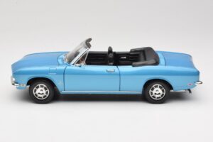 Chevrolet Corvair Monza Kabriolett Sinine Road Signature 1:18 92498 Metall - pilt 4/8