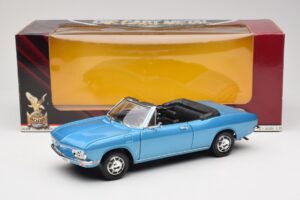 Chevrolet Corvair Monza Kabriolett Sinine Road Signature 1:18 92498 Metall - pilt 8/8