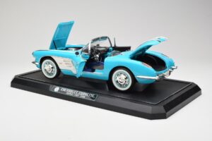 Chevrolet Corvette C1 Hard Top Sinine Solido 1:12 1202-M1 Metall - pilt 5/8