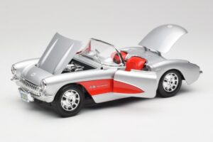 Chevrolet Corvette C1 Hõbedane & Punane Bburago 1:18 3024-M1 Metall - pilt 2/8
