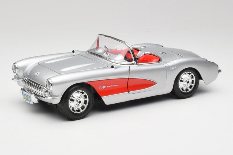 Chevrolet Corvette C1 Hõbedane & Punane Bburago 1:18 3024-M1 Metall