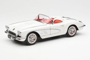 Chevrolet Corvette C1 Spider Hard Top Snowcrest Valge AUTOart 1:18 71147 Metall