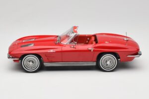 Chevrolet Corvette C2 Sting Ray Kabriolett Riverside Red Norev 1:18 189056 Metall - pilt 3/6