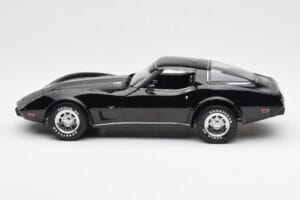 Chevrolet Corvette C3 Must UT Models 1:18 21071 Metall - pilt 4/8