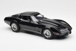 Chevrolet Corvette C3 Must UT Models 1:18 21071 Metall - pilt 6/8