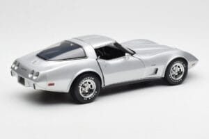 Chevrolet Corvette C3 Hõbedane UT Models 1:18 21072 Metall - pilt 3/8
