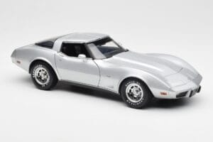 Chevrolet Corvette C3 Hõbedane UT Models 1:18 21072 Metall - pilt 6/8