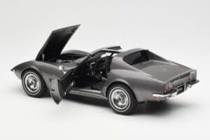 Chevrolet Corvette C3 Spider Laguna Hall Metallik AUTOart 1:18 71173 Metall - pilt 5/8